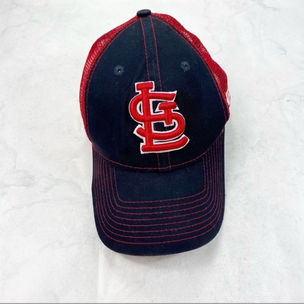 Stylish Red and Black STL Cardinals Baseball Cap